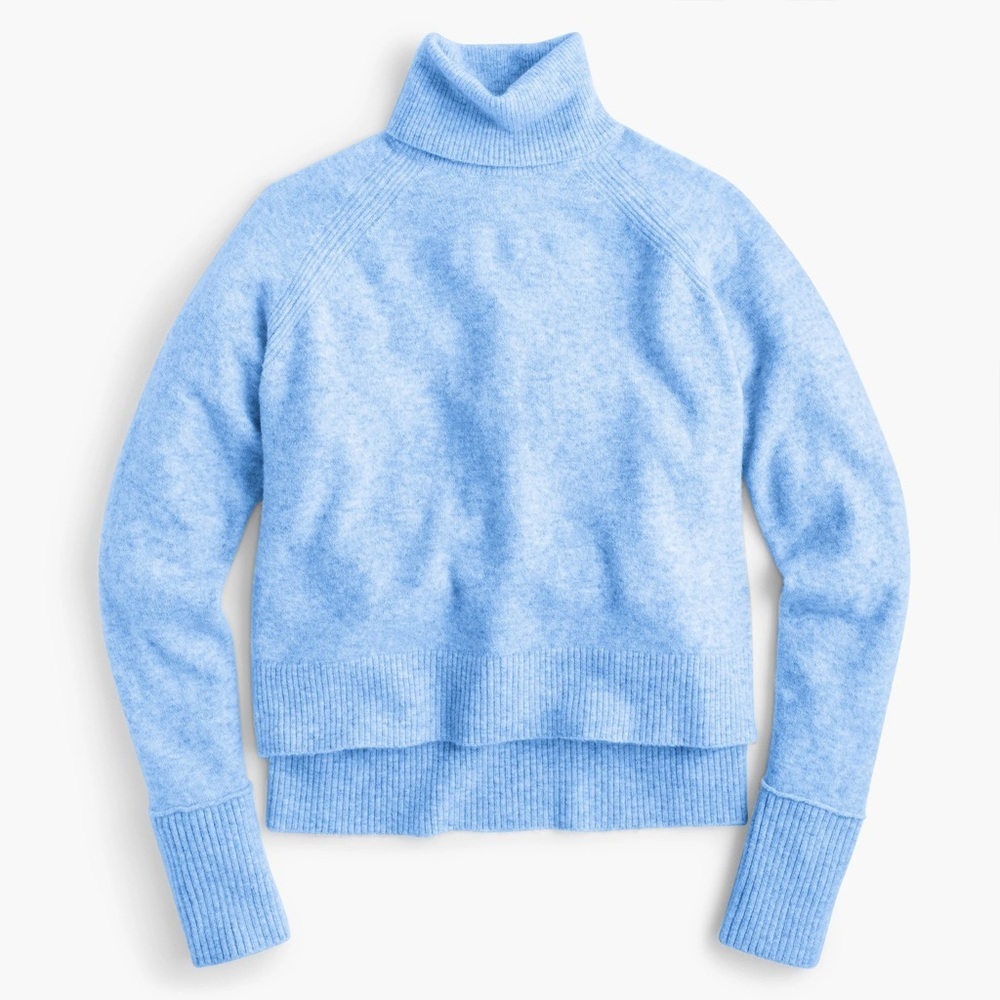 J crew Turtleneck sweater with side slits in Supersoft yarn blue size medium